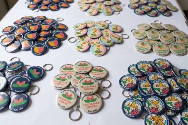 Pack de Llaveros Asamblea Internacional Quito 2026 – Recuerdos y Souvenirs